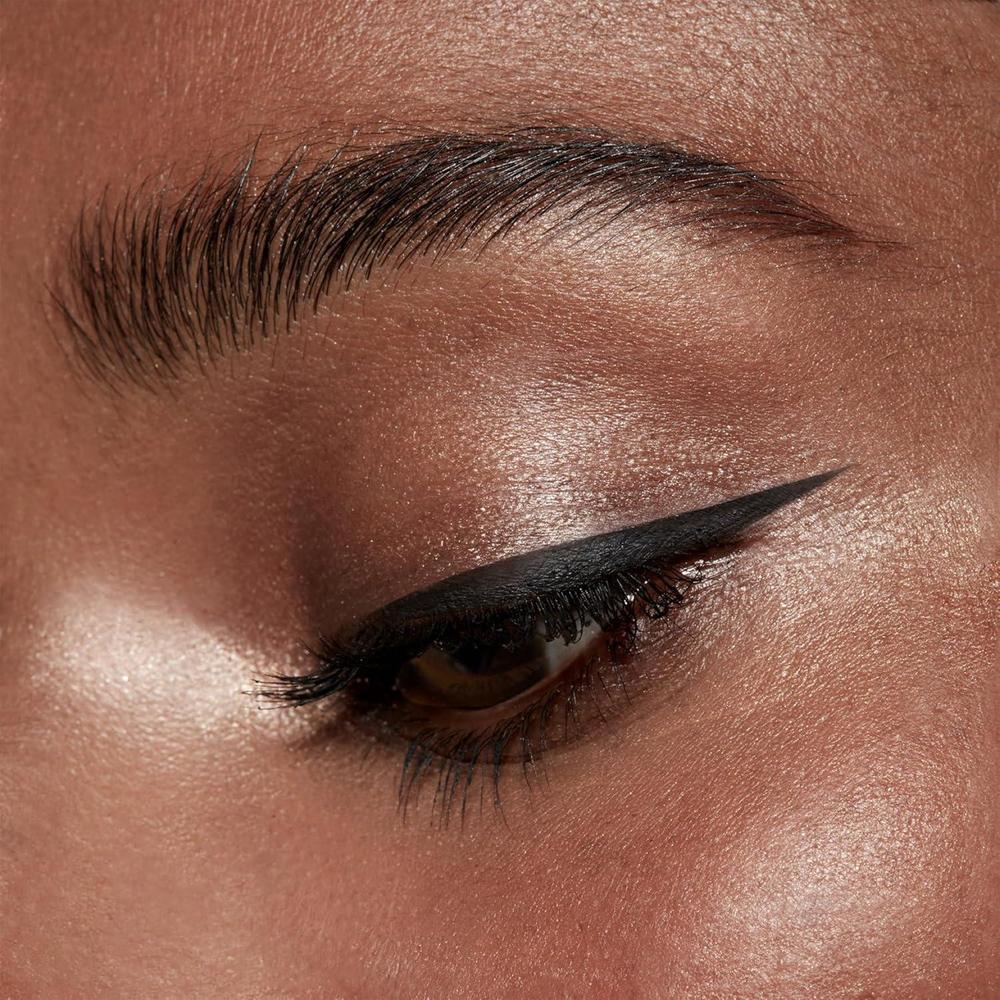 Delineador de ojos líquido stila impermeable con punta fina, maquillaje duradero resistente a manchas y transferencia