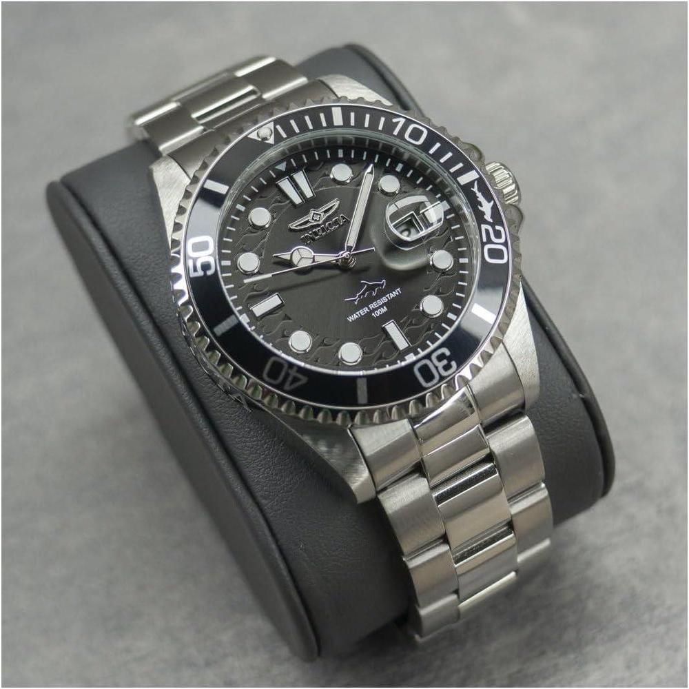 Reloj de cuarzo Invicta Pro Diver para hombre con correa de acero inoxidable y resistencia al agua
