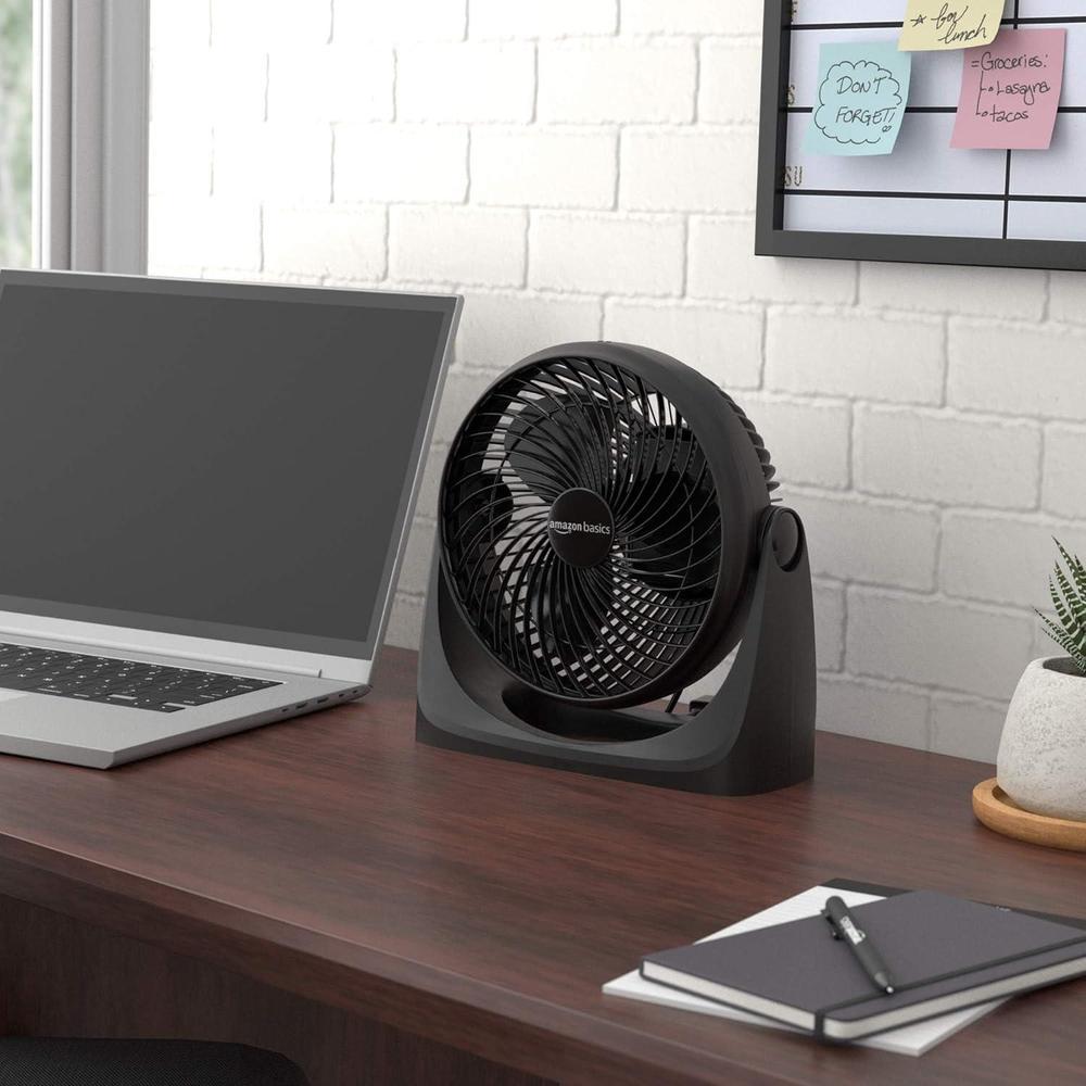 Ventilador Amazon Basics negro, incl. ajustable, 3 velocidades, portátil y eficiente. Ideal para mesas y escritorios