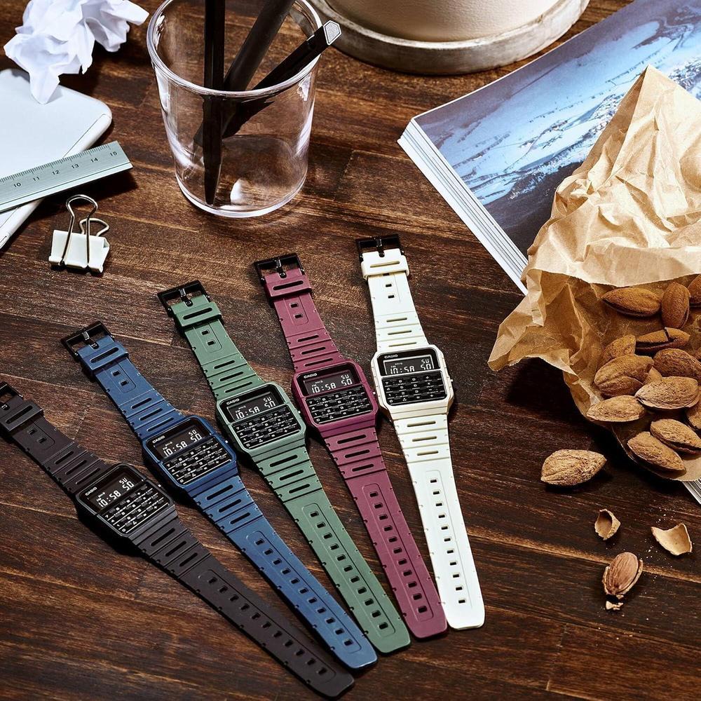 Casio CA-53WF-2B reloj digital para hombre con calculadora y correa azul, diseño retro original y elegante