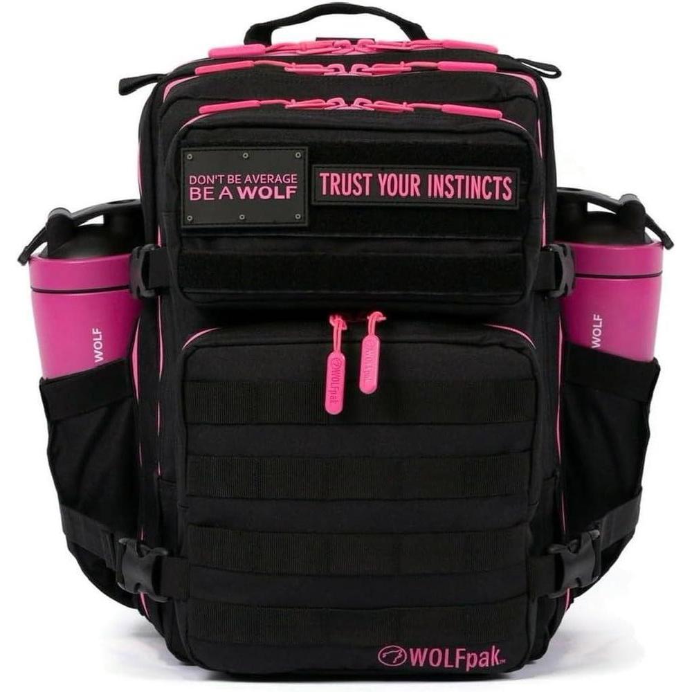 Mochila WOLFpak, versátil y resistente al agua, ideal para viajes o uso diario, con capacidad de personalización y compartimento para laptop