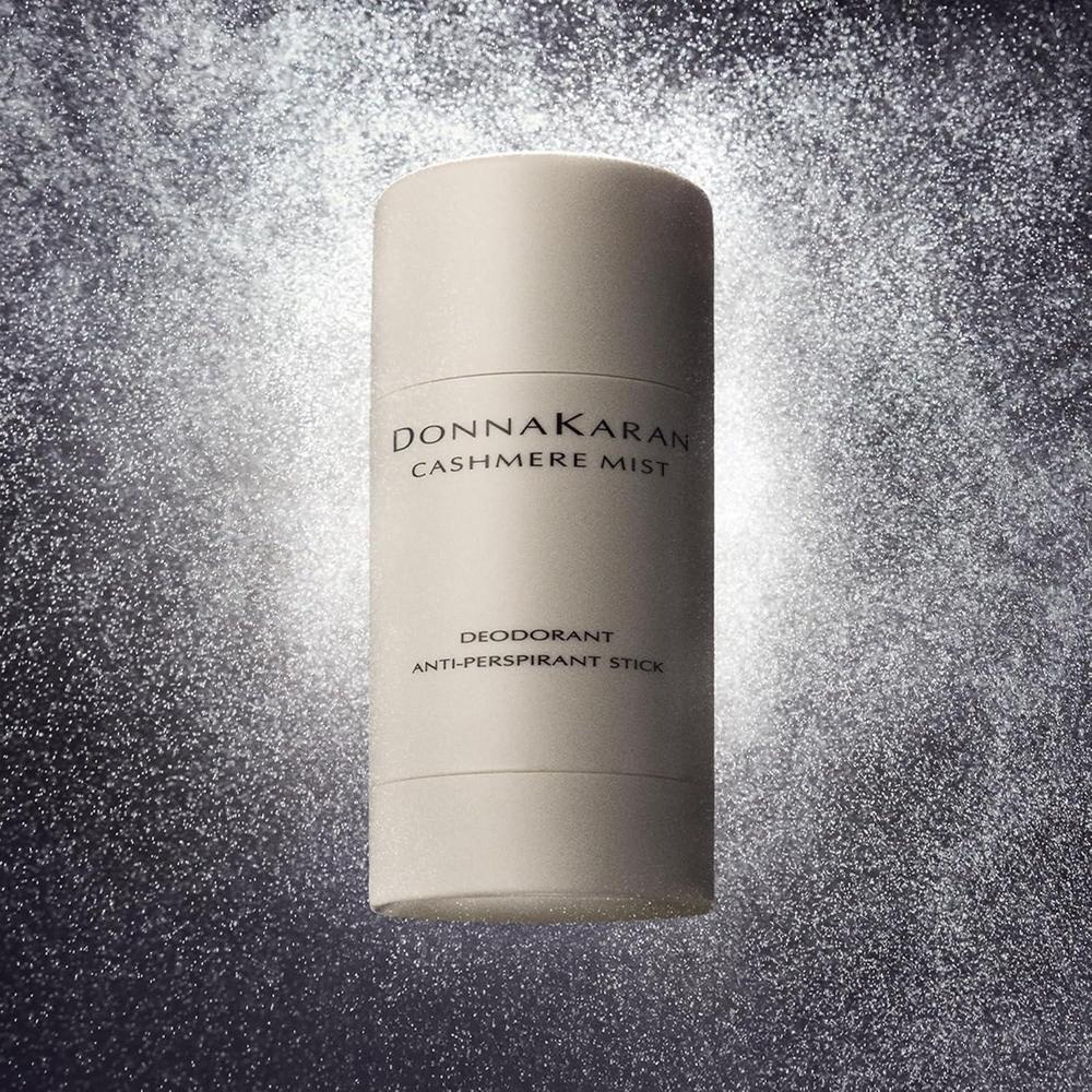 Set Donna Karan Cashmere Mist Discovery Duo, fragancia oriental floral con notas de lirio, jazmín y sándalo para mujer