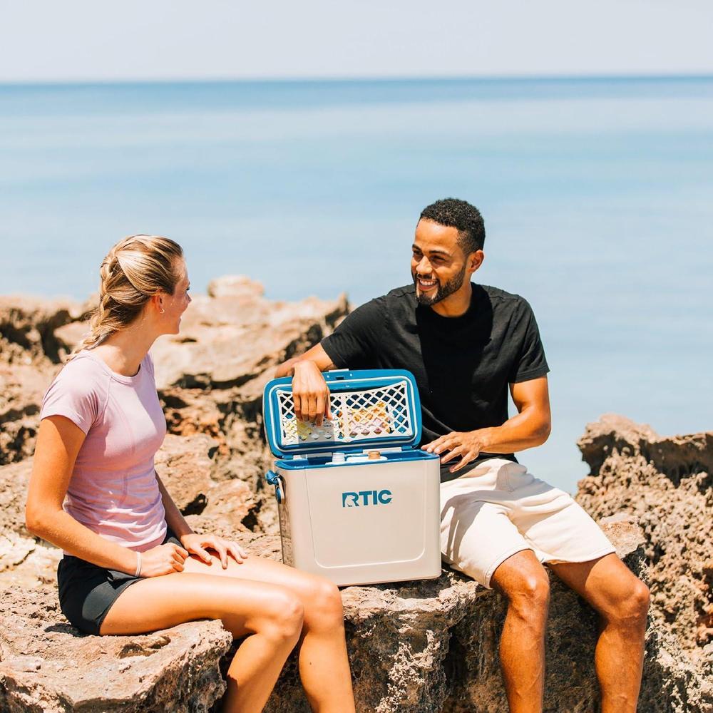 RTIC Enfriador de viaje, aislado duro portátil con correa y asa, perfecto para exteriores, playa, picnic y camping